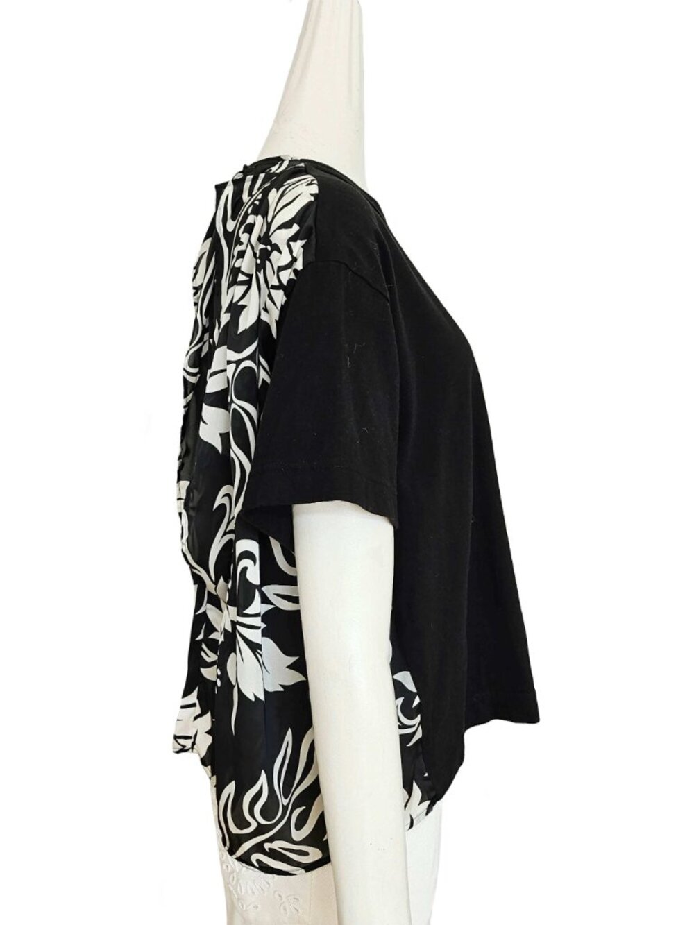 SACAI BLACK/WHITE FLORAL PRINT TEE (3)